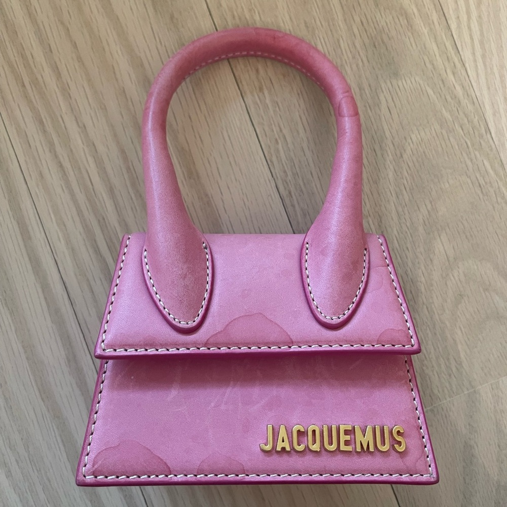 Jacquemus Le Chiquito Pink Bag! Wet spots on the bag so it’s discounted ⭐️